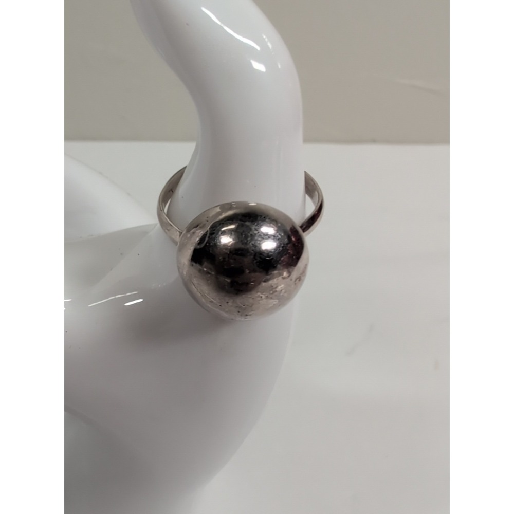 925 STERLING‎ SILVER ROUND DOME CIRCLE BALL RING SIZE 8 - Picture 2 of 5